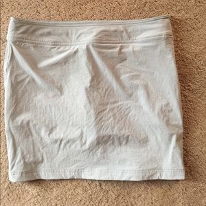 Athleta light gray skort size 10